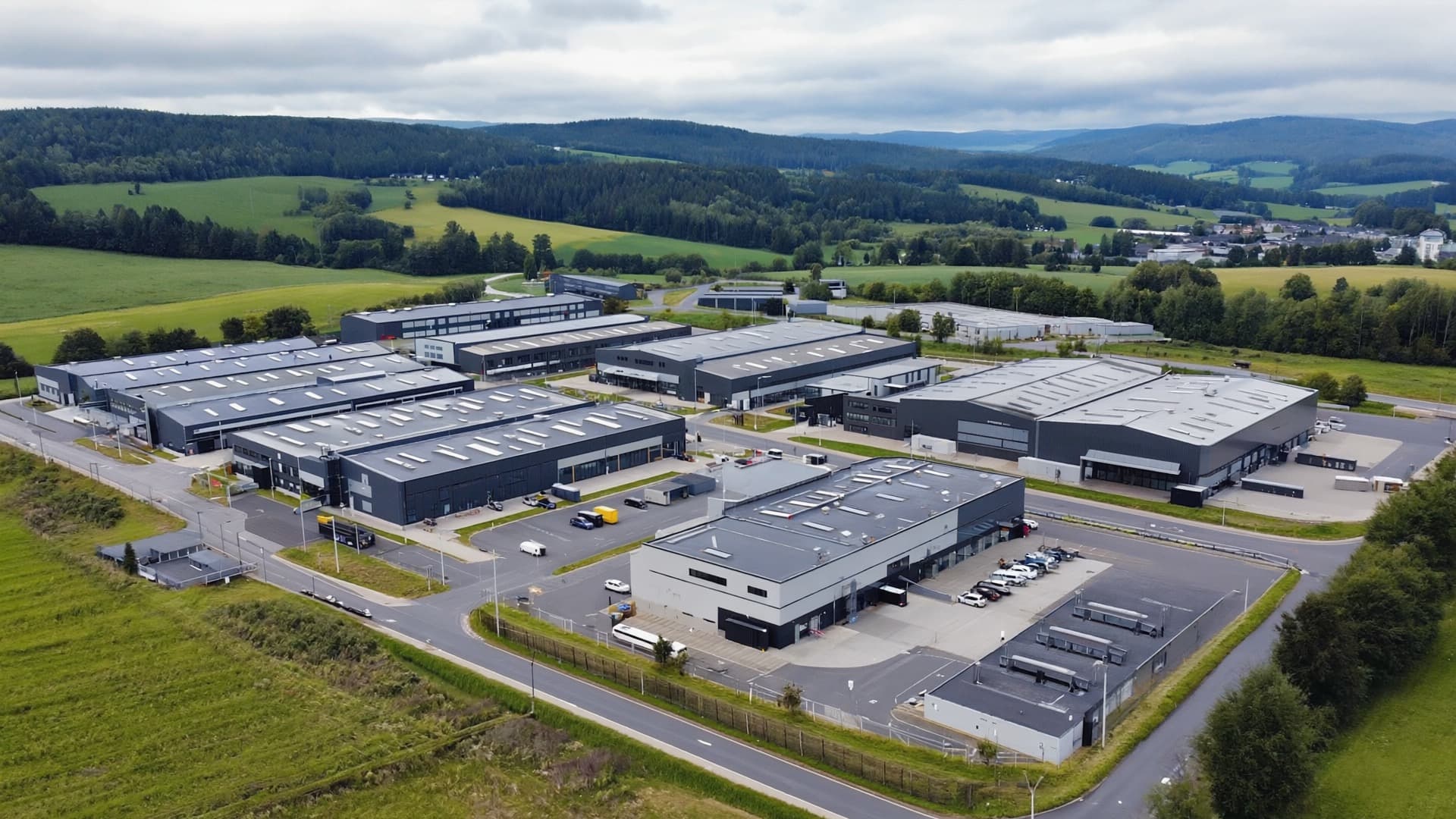 OWL-Industriecluster: Wie Phoenix Contact, Hettich und Wilkhahn den Hallenmarkt prägen